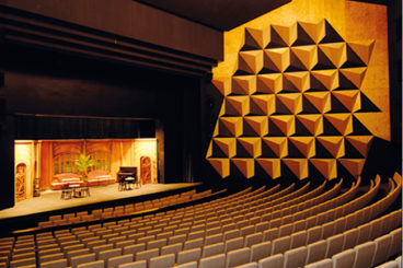 DECEMBER 30 & 31, 2019<br>Bamberg Symphony<br><font size="2">Theater, Schweinfurt, Germany</font>