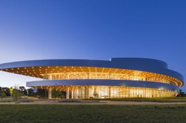 MARCH 9, 2022<br>The Philadelphia Orchestra<br><font size="2">Hancher Auditorium, Iowa City, United States</font>